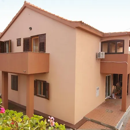 Seaside With A Swimming Pool Nin, Zadar - 5930 Apartmán