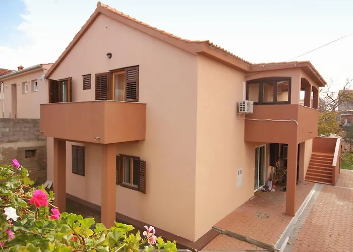 Seaside With A Swimming Pool Nin, Zadar - 5930 Apartmán